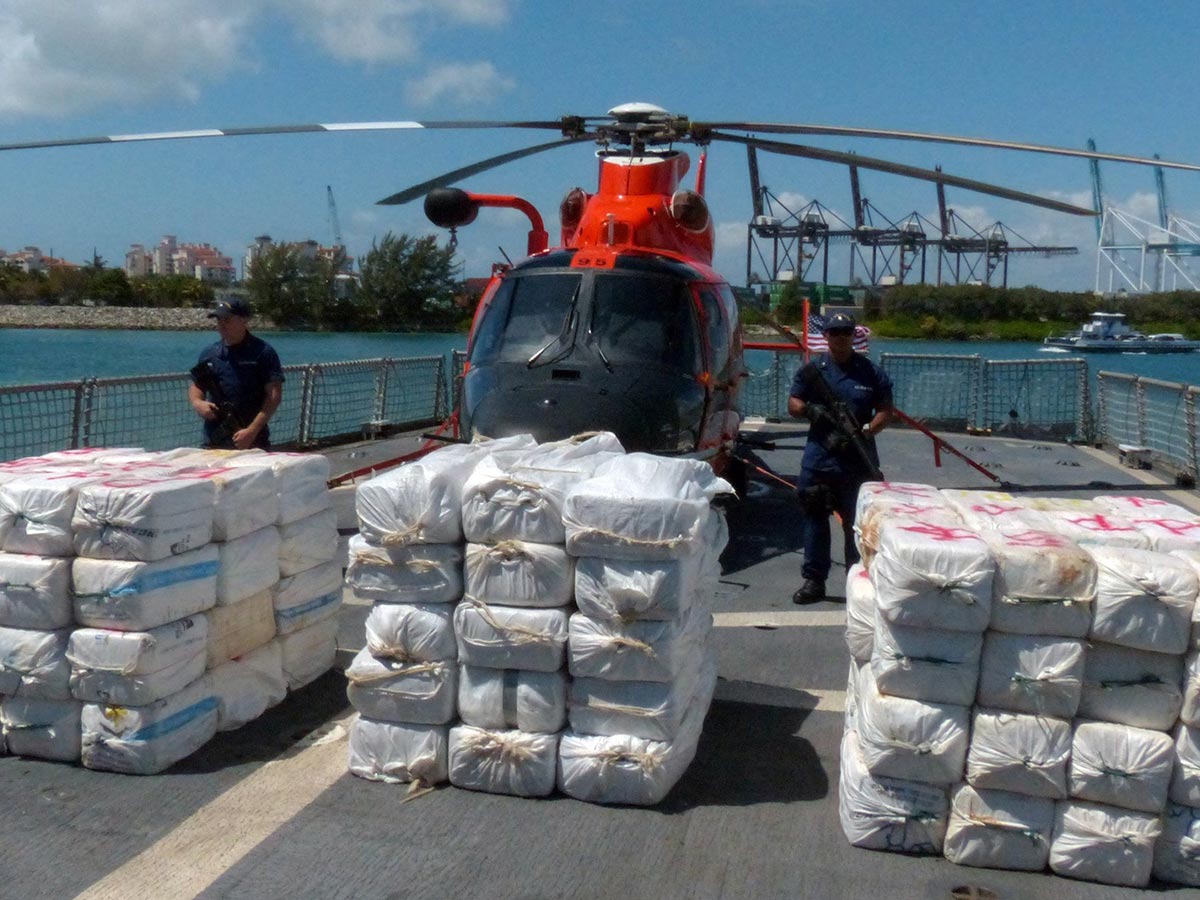 Prise de cocaïne par des gardes-côtes de la police américaine &copyGamma-Rapho via Getty Image / Rafael Wollman