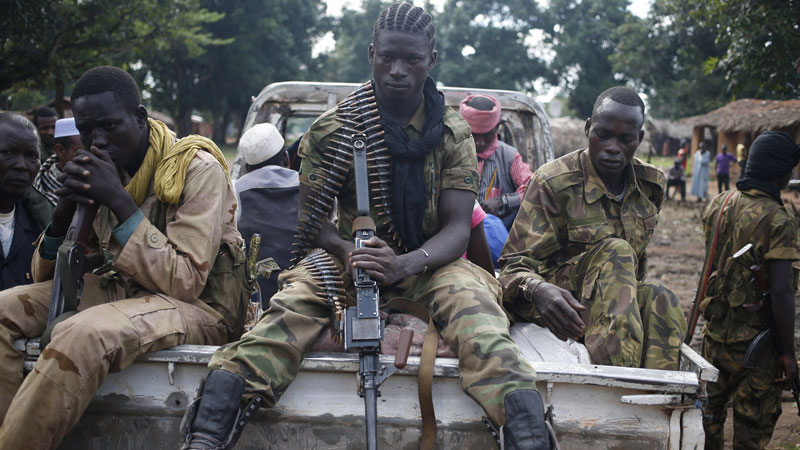 Combattants de la Seleka près de la ville de Goya en juin 2014. © Reuters/Goran Tomasevic