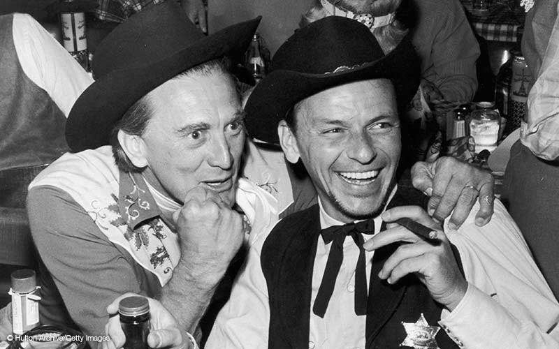 Kirk Douglas (g) et Frank Sinatra (d) au Moulin Rouge le 8 mai 1959